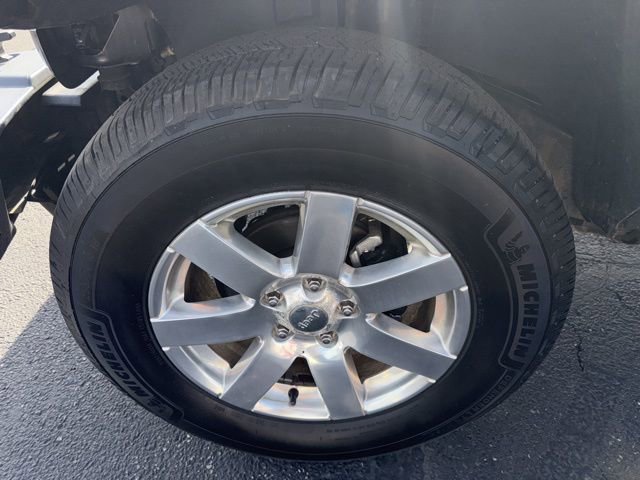 Used 2018 Jeep Wrangler Unlimited Sahara w/ Max Tow Package image 27