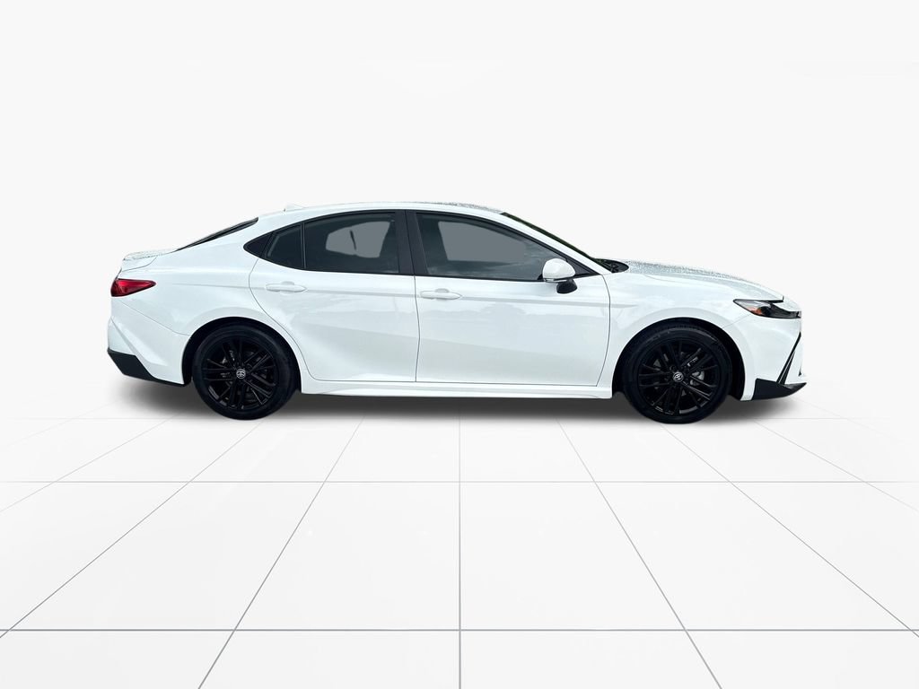 Used 2025 Toyota Camry SE w/ Convenience Package FWD image 9