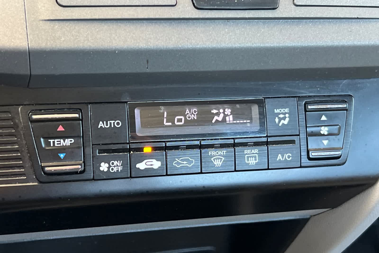 Used 2012 Honda Civic Hybrid Sedan image 20