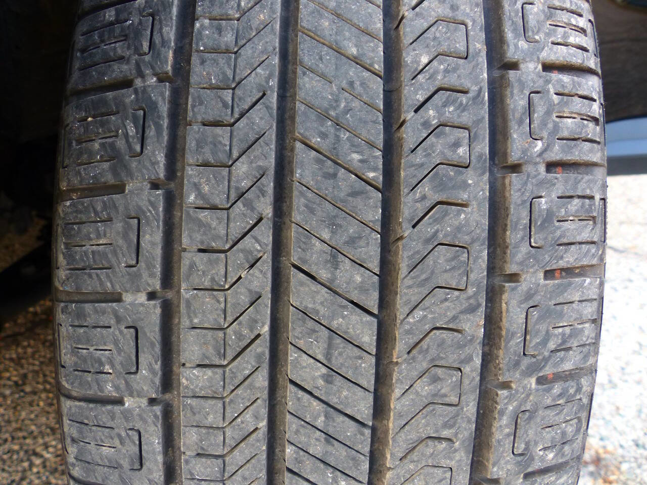 Used 2025 Kia Carnival EX image 16