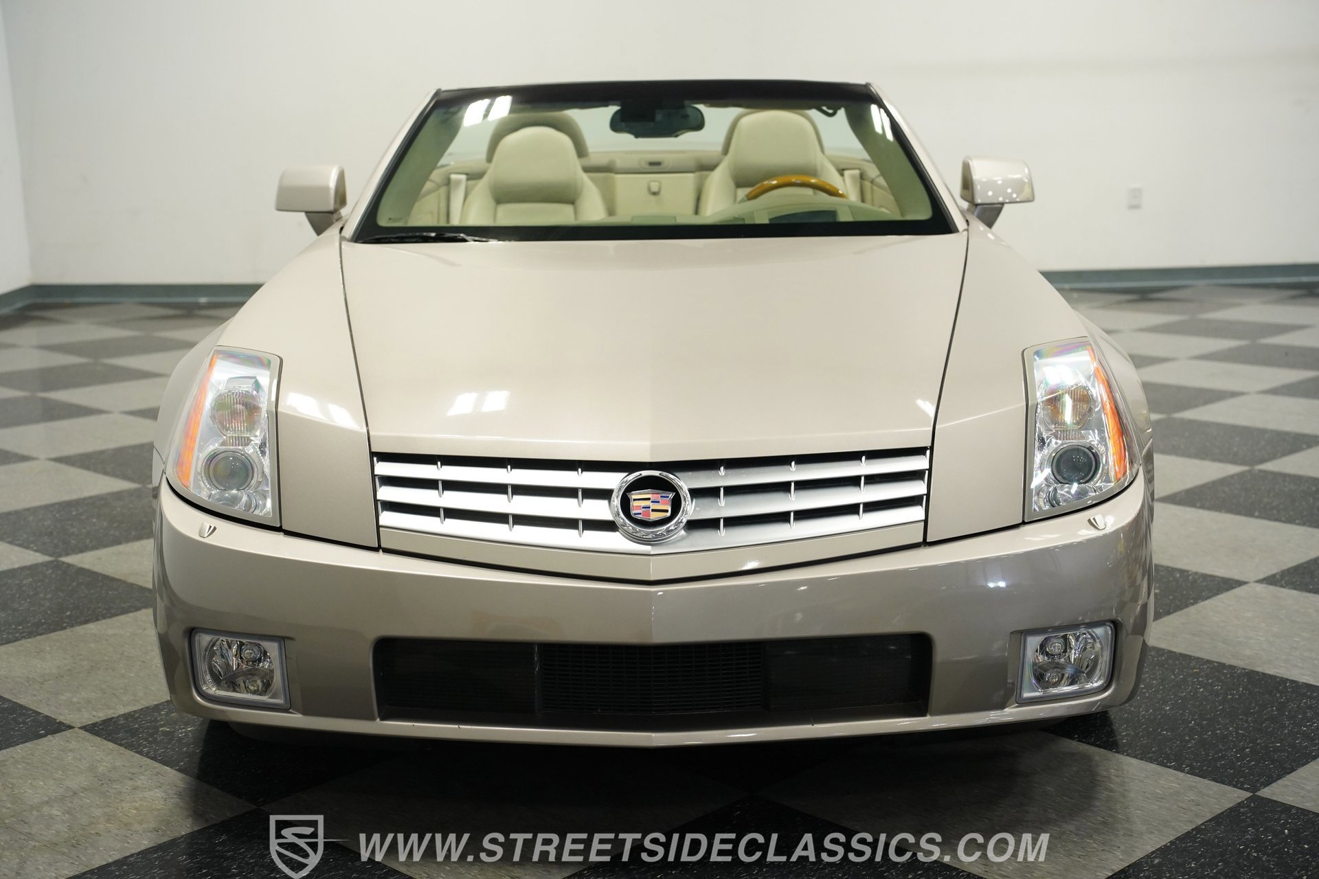 Used 2004 Cadillac XLR image 17