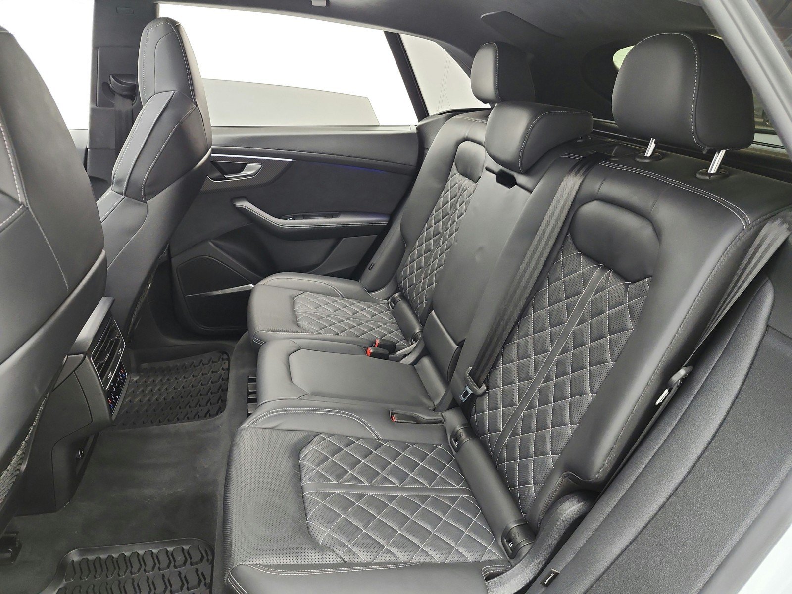 Used 2024 Audi SQ8 Prestige AWD/4WD image 13
