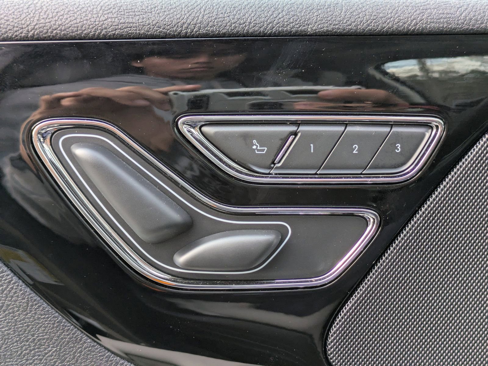 Certified 2025 Lincoln Aviator Reserve image 21