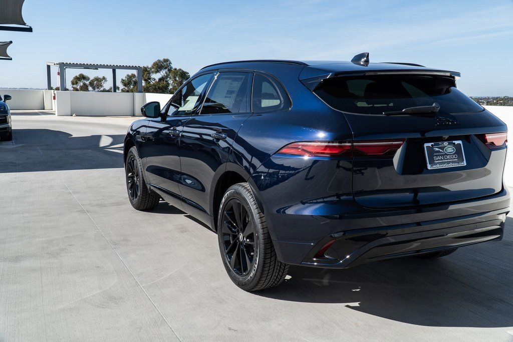 Used 2025 Jaguar F-PACE R-Dynamic S AWD/4WD image 3