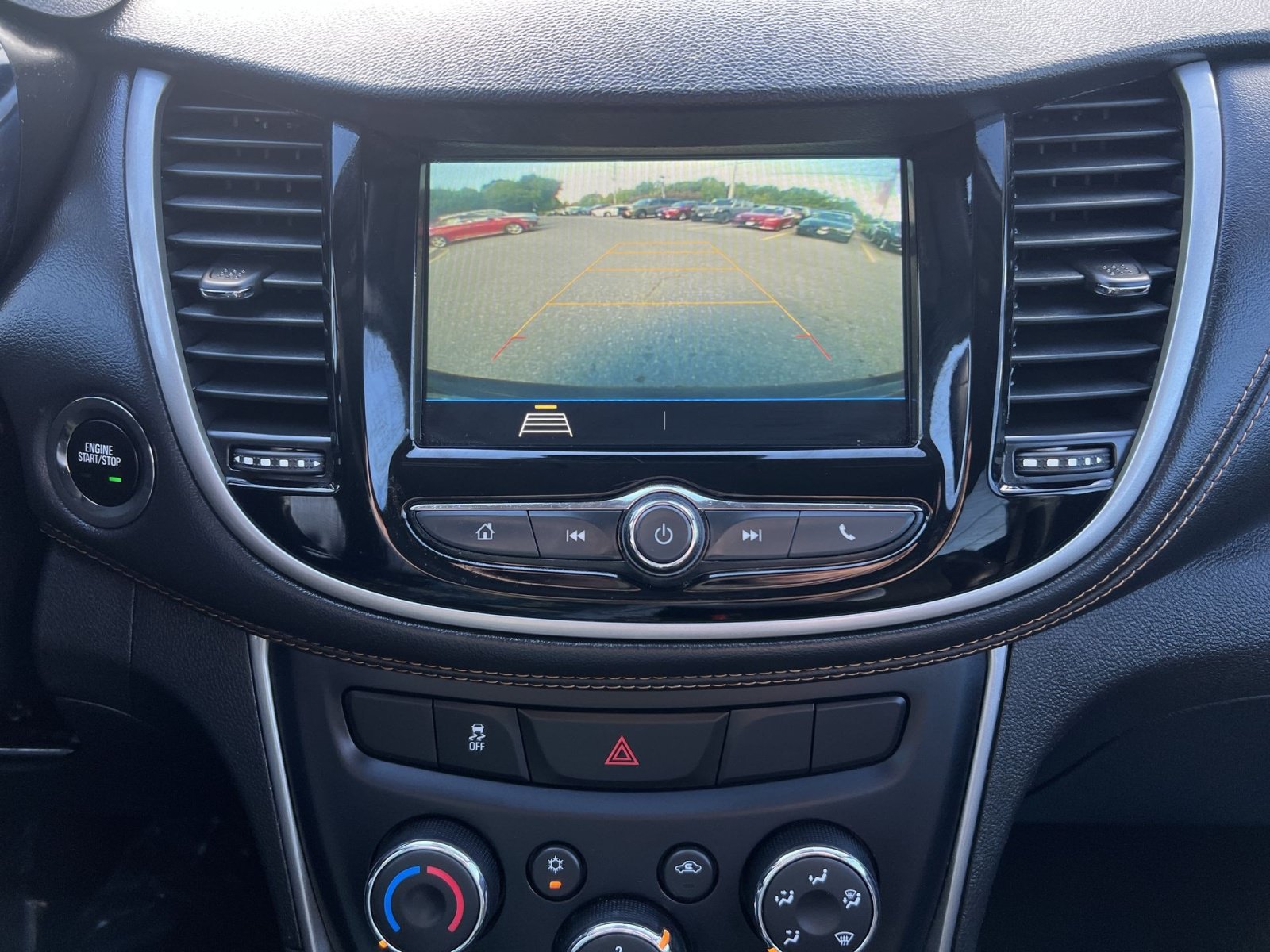 Used 2019 Chevrolet Trax LT w/ LT Convenience Package FWD image 19