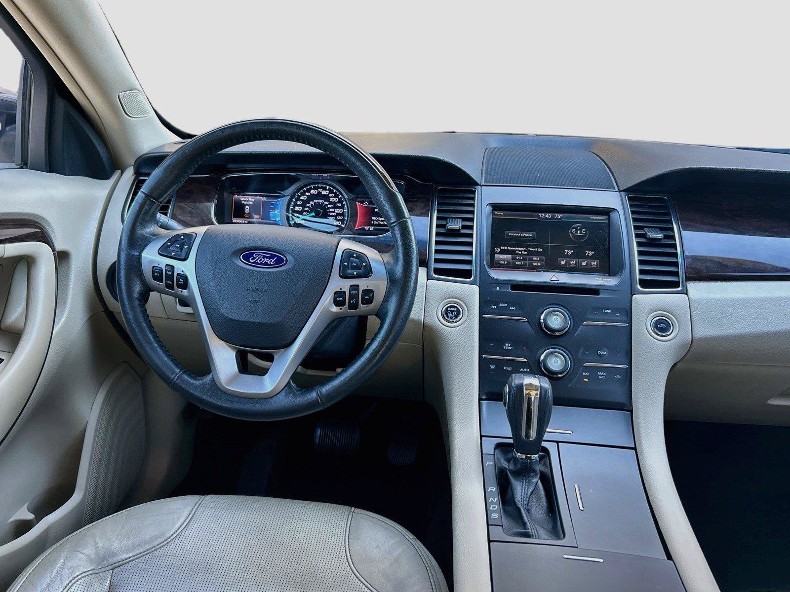 Used 2015 Ford Taurus Limited FWD image 18