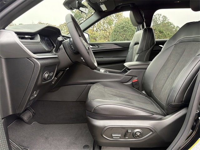 New 2025 Jeep Grand Cherokee L Altitude image 9