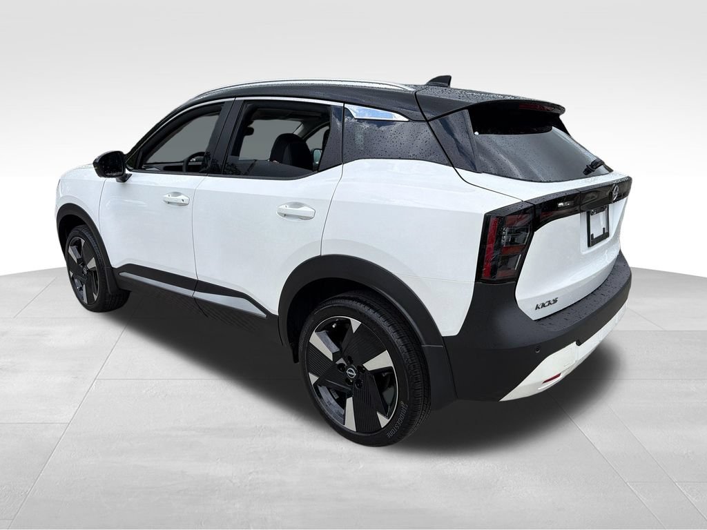 New 2026 Nissan Kicks SR w/ SR Premium Package FWD image 5