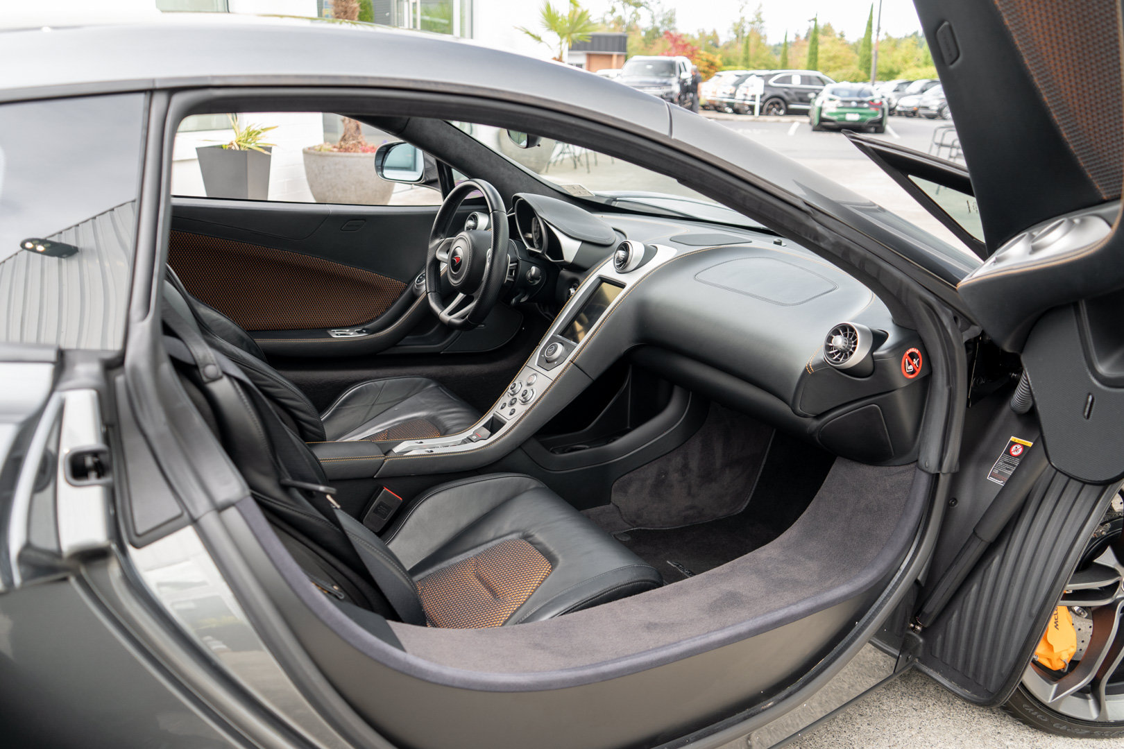 Used 2012 McLaren MP4-12C Coupe RWD image 26