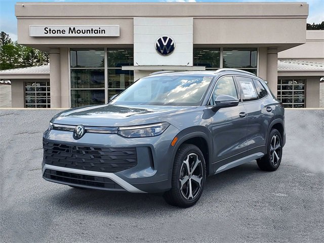 New 2025 Volkswagen Tiguan SE