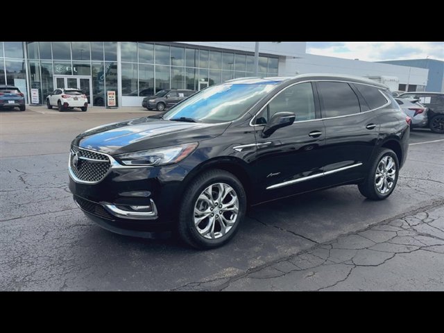 Used 2020 Buick Enclave Avenir w/ Avenir Technology Package AWD/4WD image 4