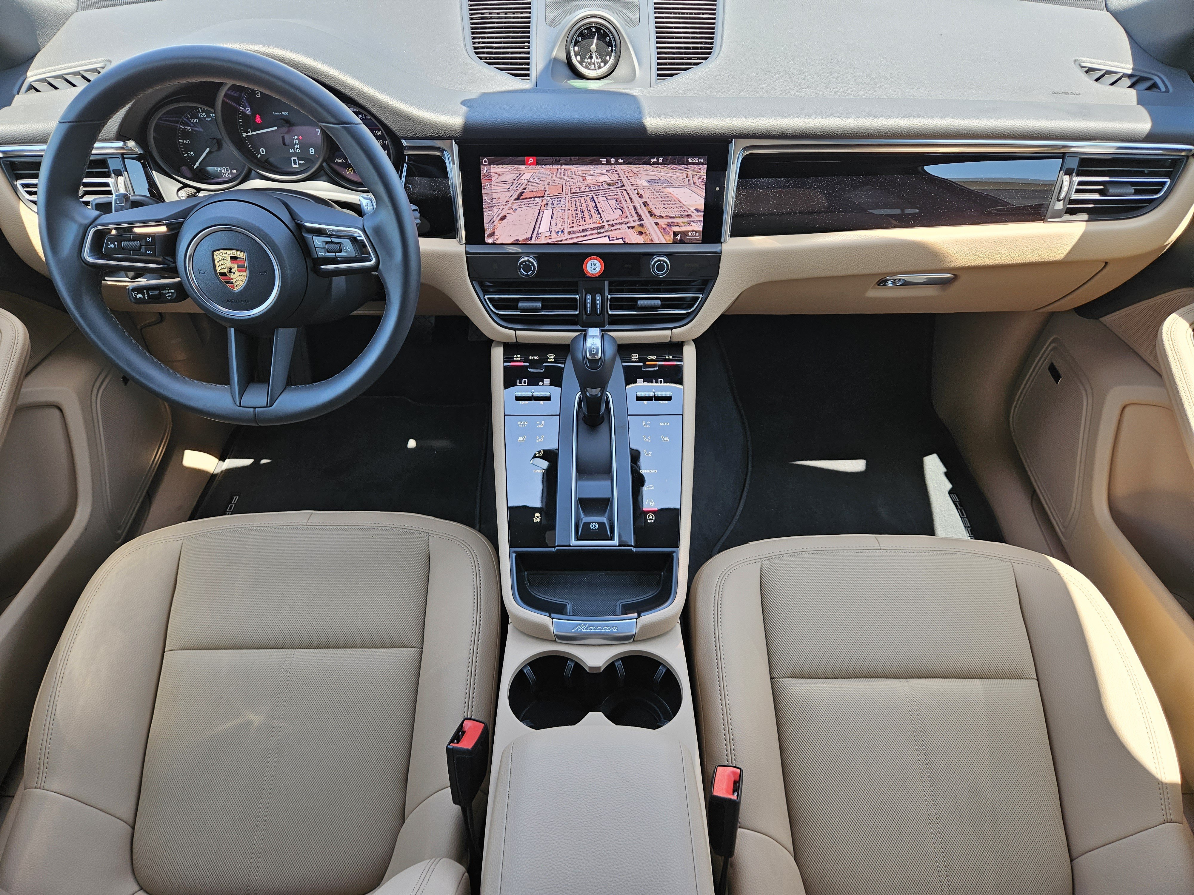 Certified 2026 Porsche Macan AWD/4WD image 25