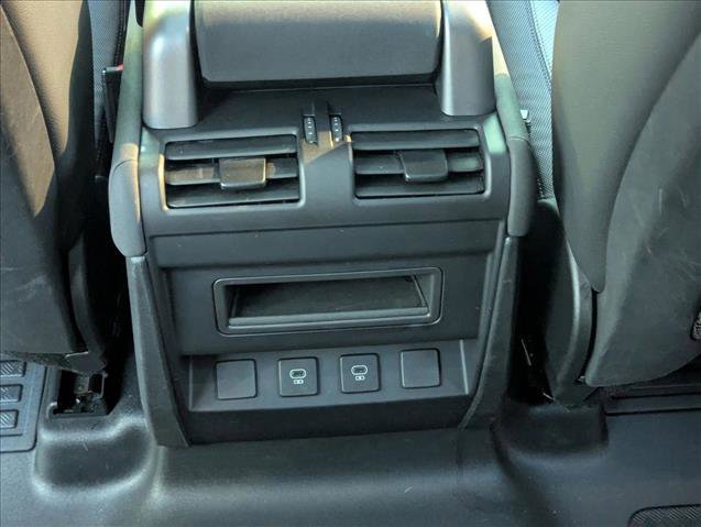 Used 2023 Land Rover Defender 110 X-Dynamic SE image 19