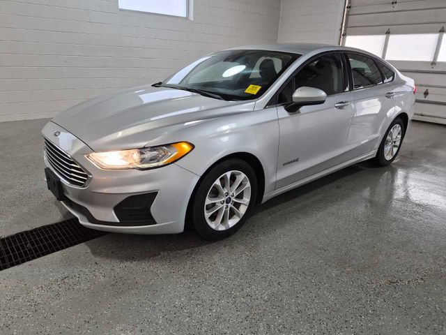 Used 2019 Ford Fusion SE FWD image 2