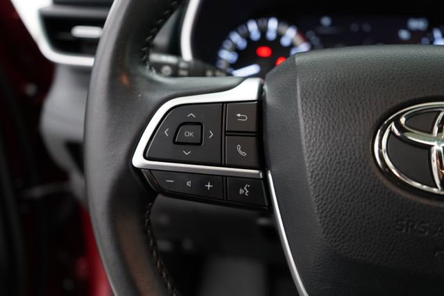 Used 2023 Toyota Highlander XSE image 17