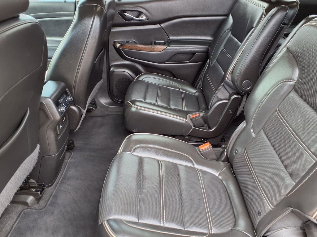 Used 2021 GMC Acadia Denali w/ Denali Technology Package FWD image 12