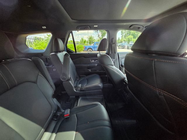 Used 2025 Honda Pilot TrailSport image 9