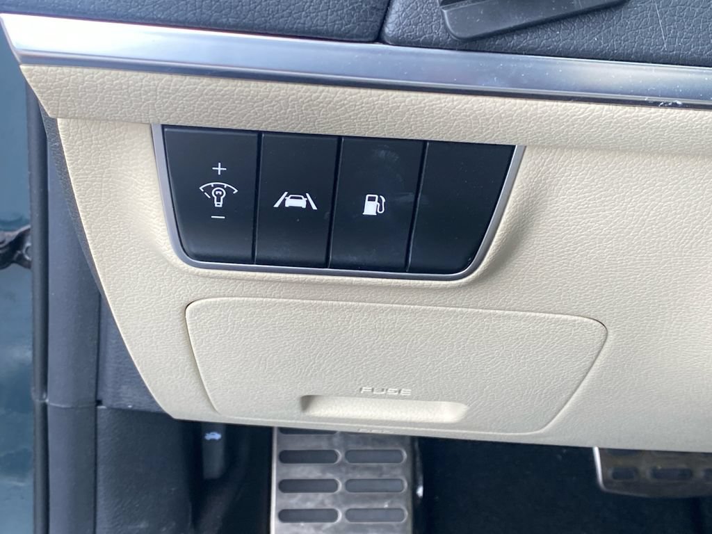 Used 2023 Kia Stinger GT-Line w/ Sun & Sound Package RWD image 20