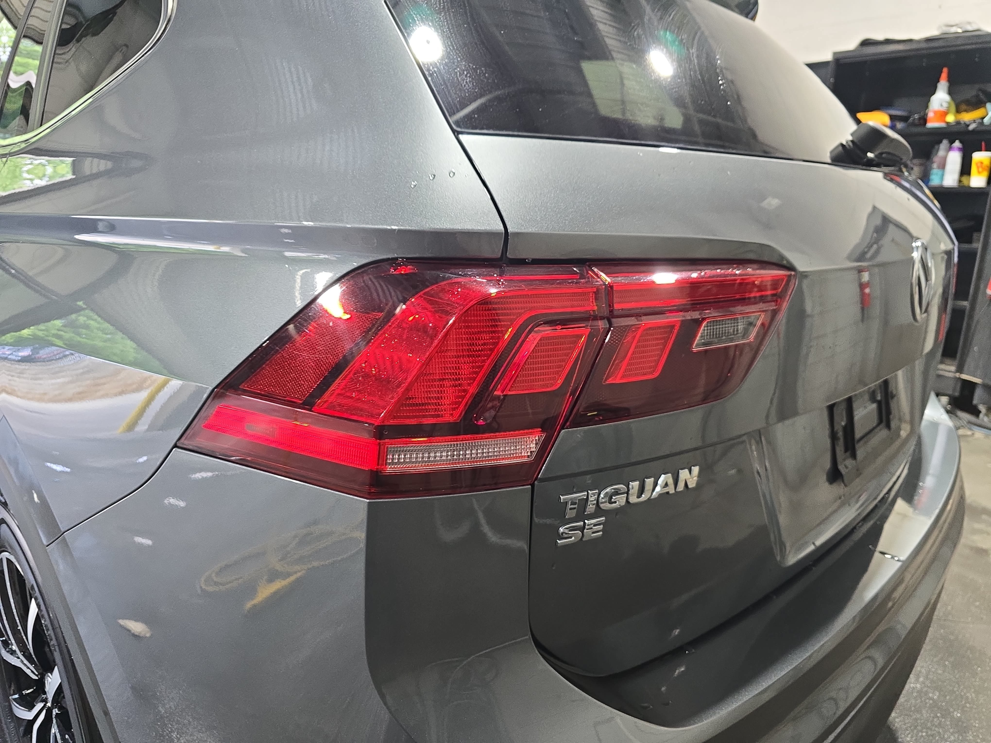 Used 2021 Volkswagen Tiguan SE FWD image 33