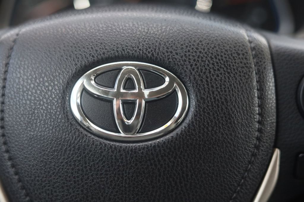 Used 2015 Toyota RAV4 Limited image 24