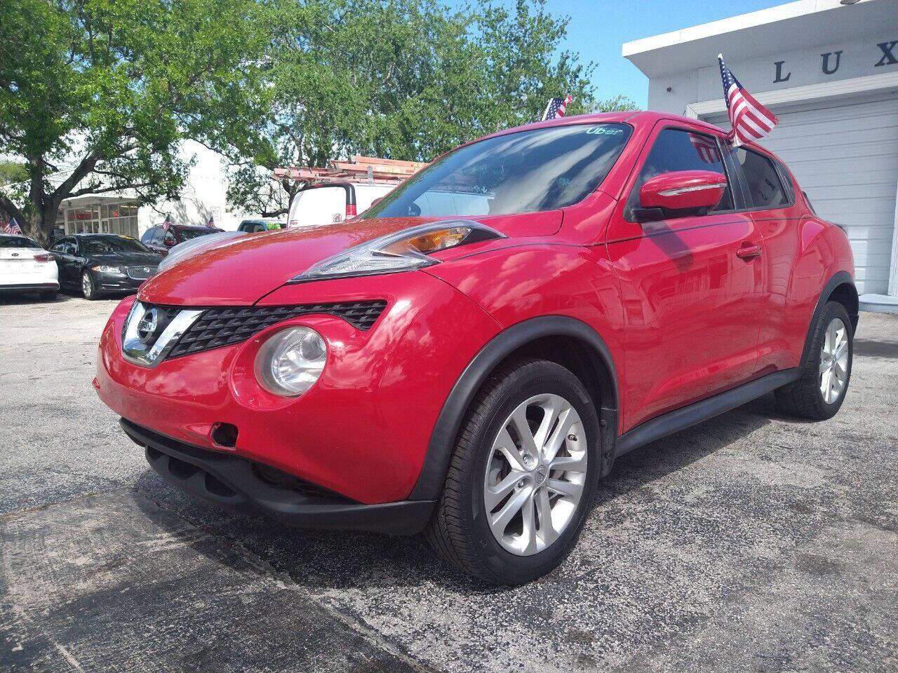 Used 2015 Nissan Juke SV w/ Technology Package image 3