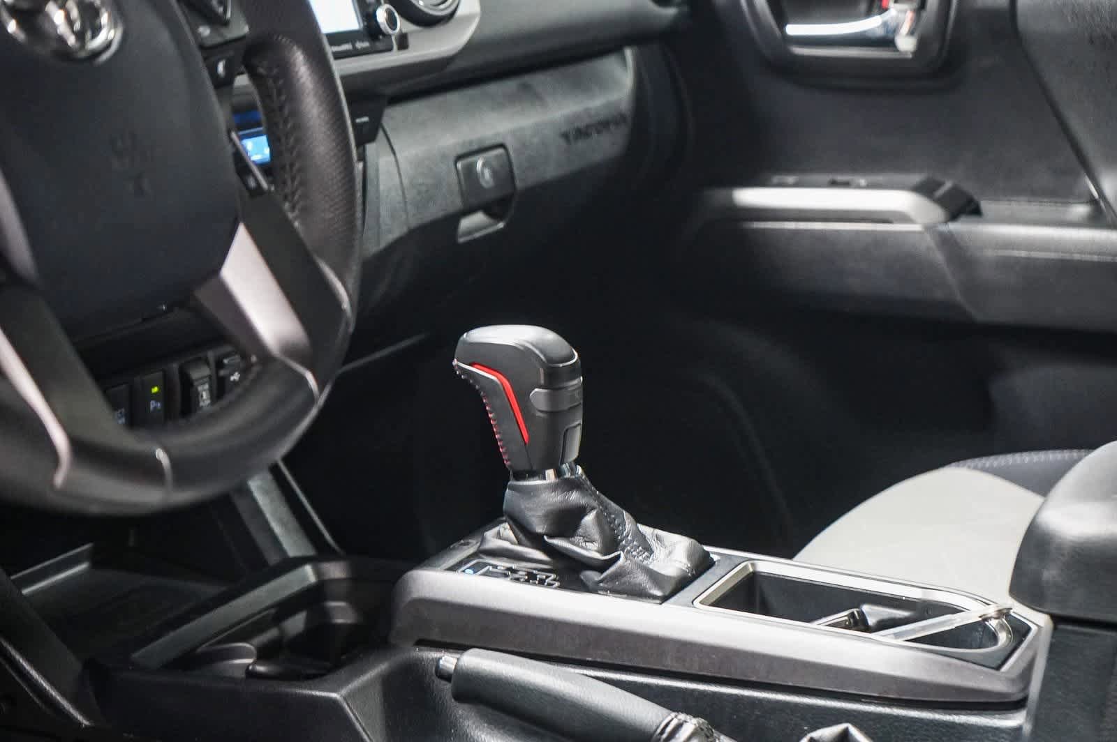 Used 2020 Toyota Tacoma TRD Off-Road w/ Technology Package AWD/4WD image 19