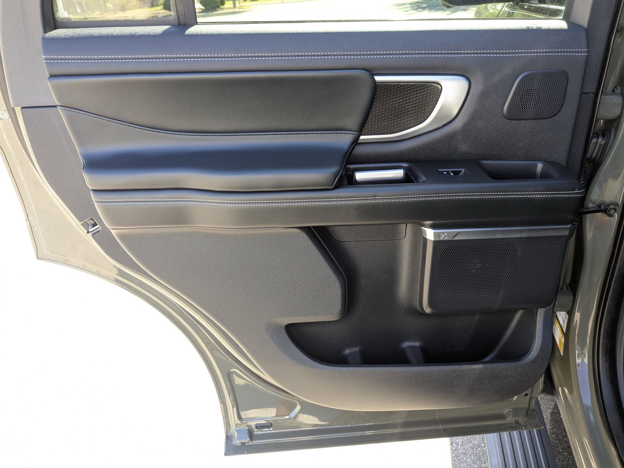 Certified 2025 Ford Expedition Platinum w/ Stealth Performance Package image 34