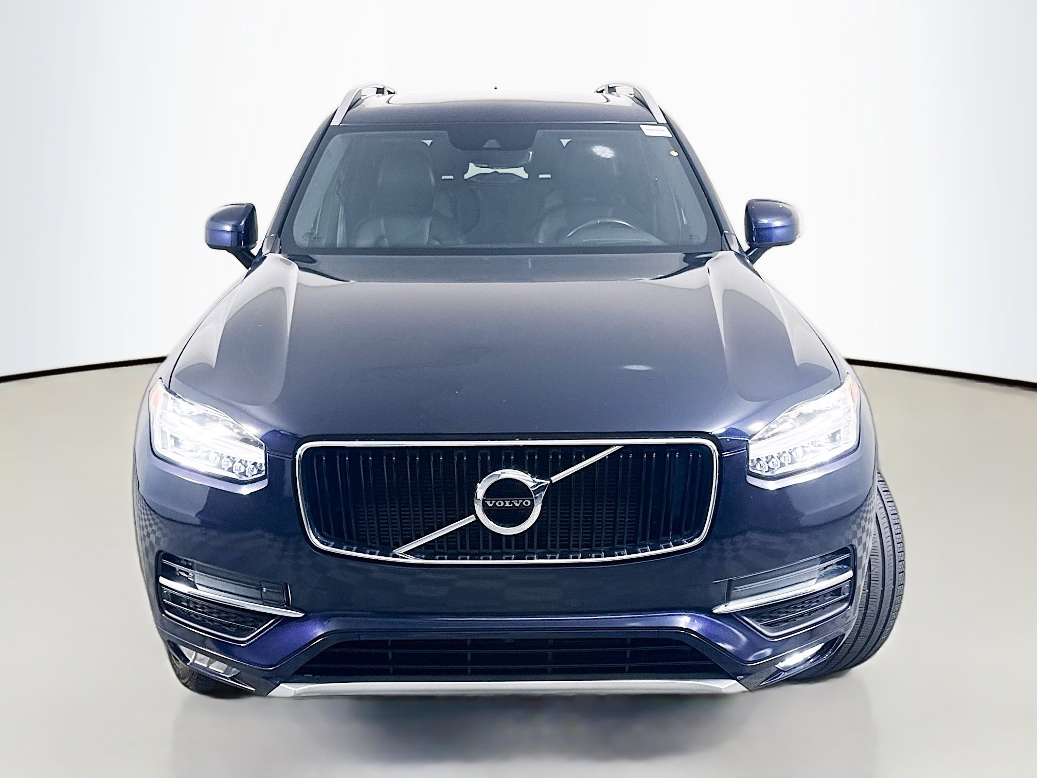 Used 2019 Volvo XC90 T5 Momentum w/ Protection Package Premier FWD image 2
