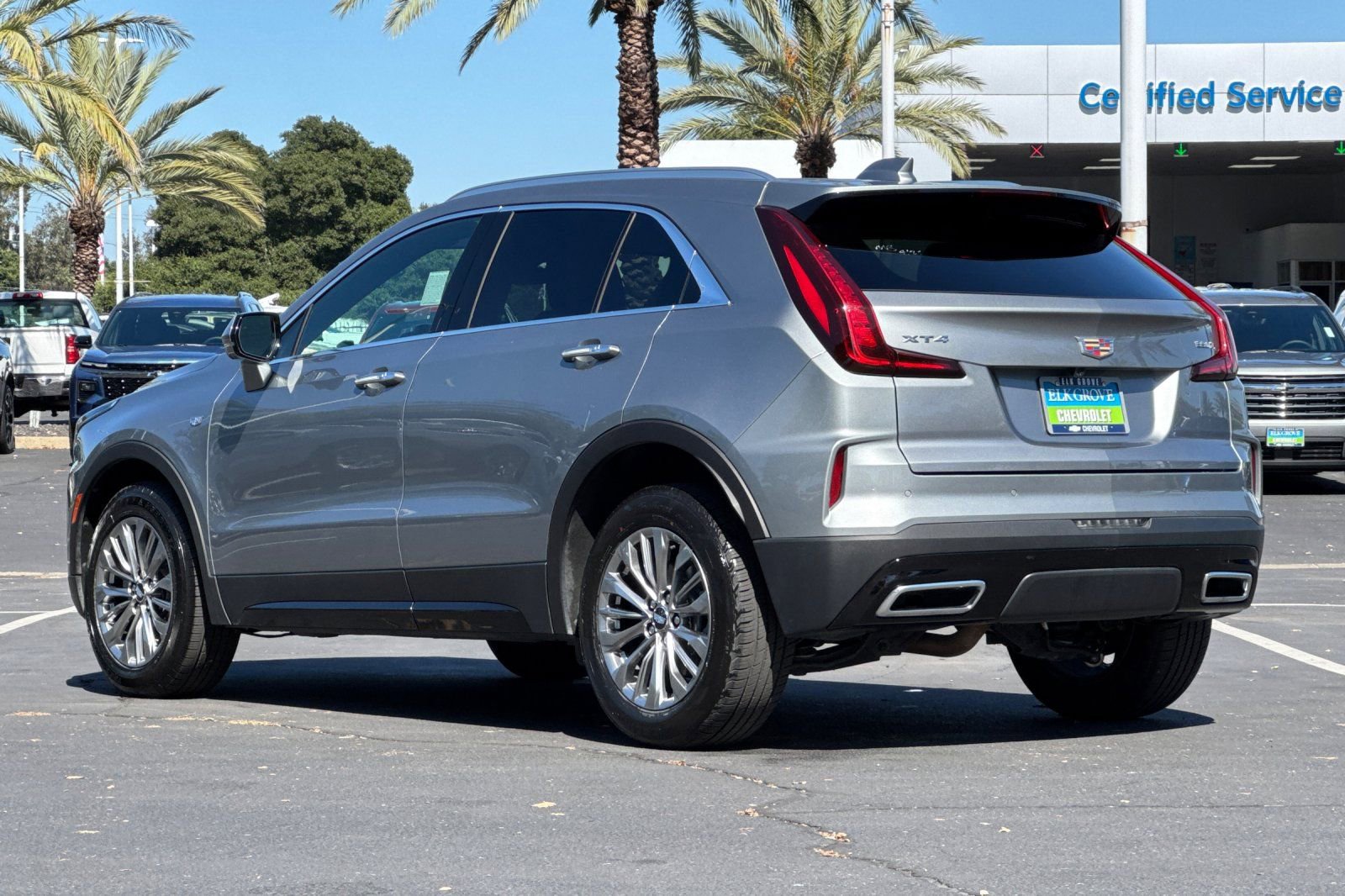 Used 2025 Cadillac XT4 Premium Luxury FWD image 5