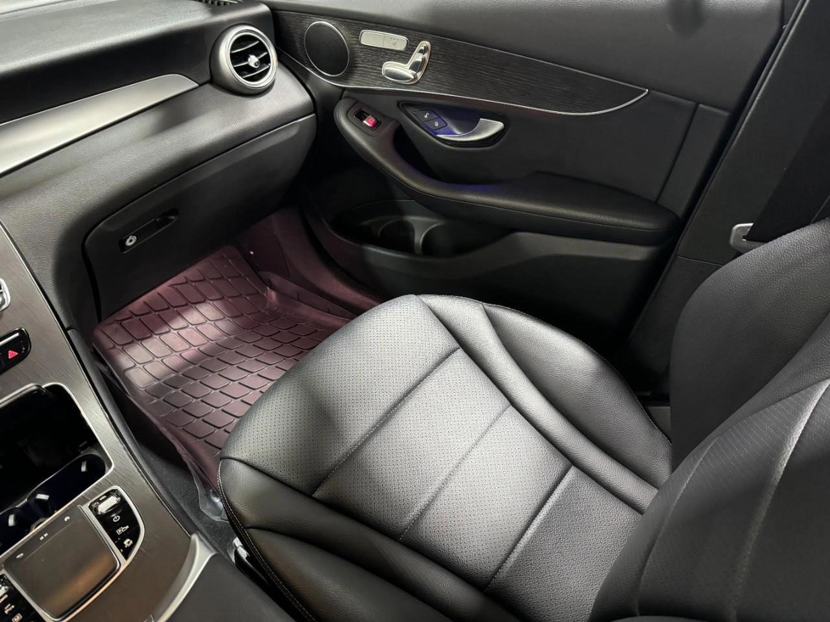 Used 2022 Mercedes-Benz GLC 300 4MATIC image 15