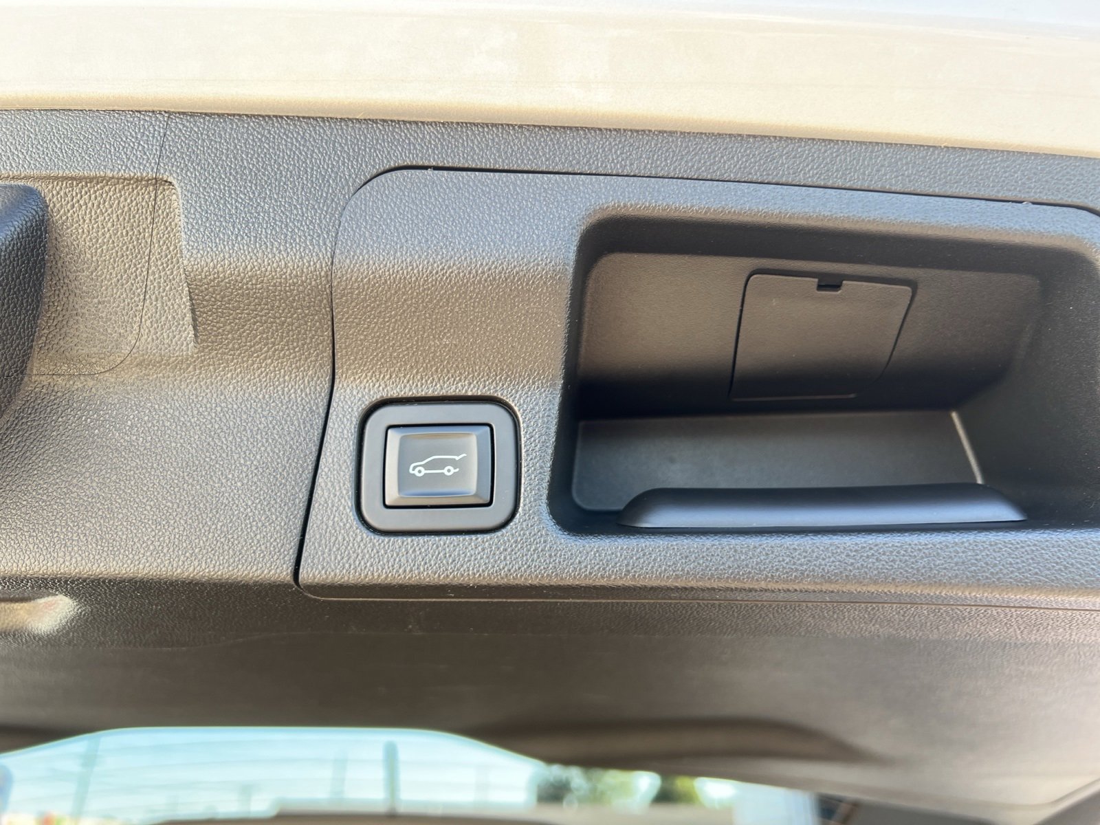 Used 2019 GMC Acadia SLE w/ Driver Alert Package I image 17