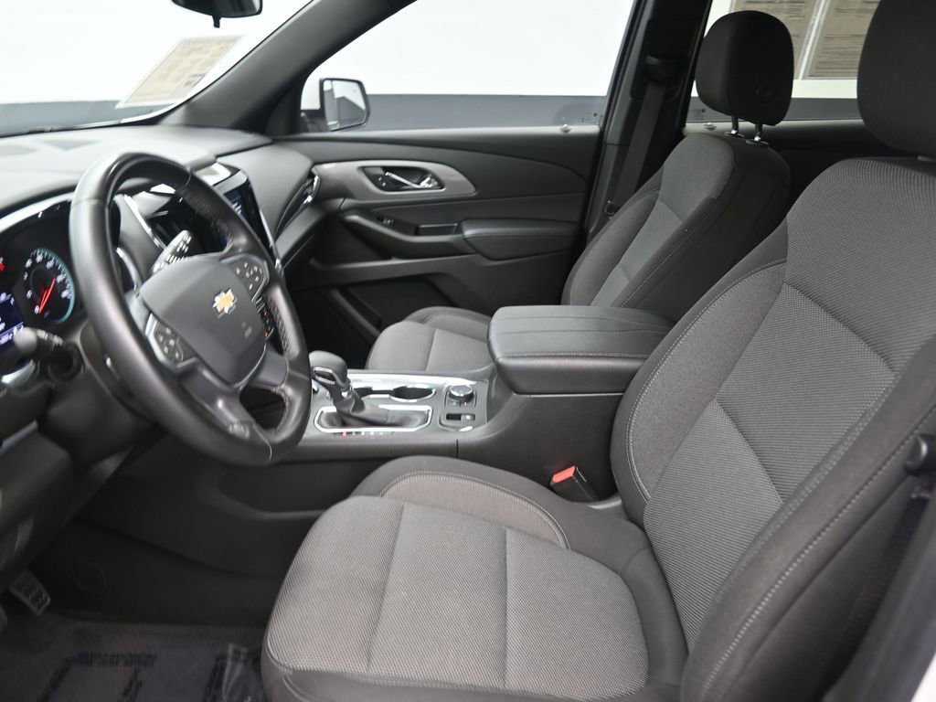 Used 2023 Chevrolet Traverse LT image 11