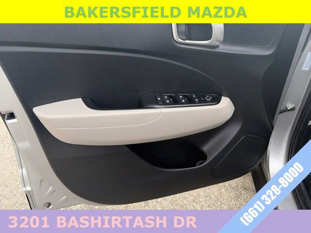Used 2025 Hyundai Venue SEL image 10