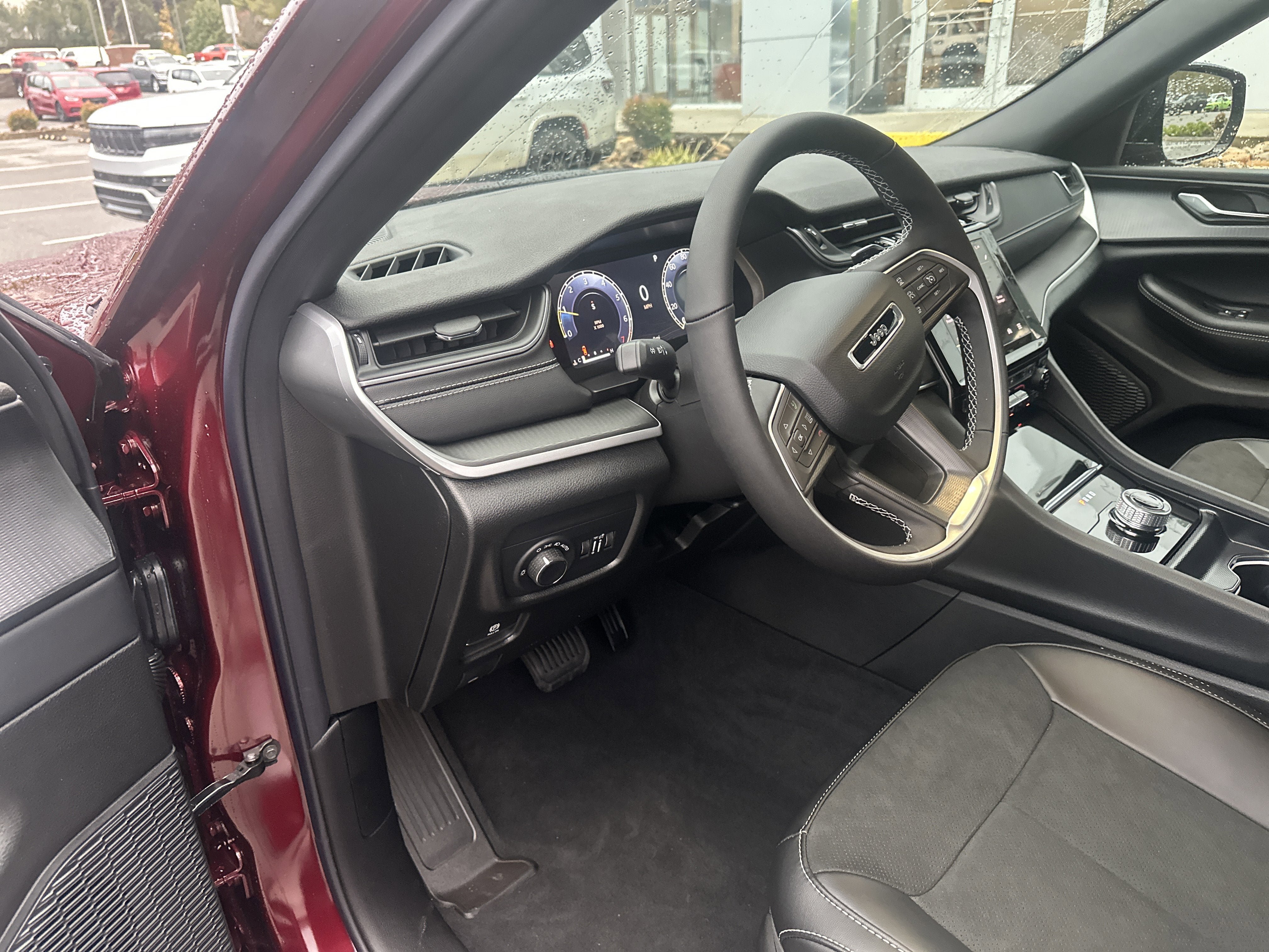 New 2025 Jeep Grand Cherokee Altitude AWD/4WD image 15