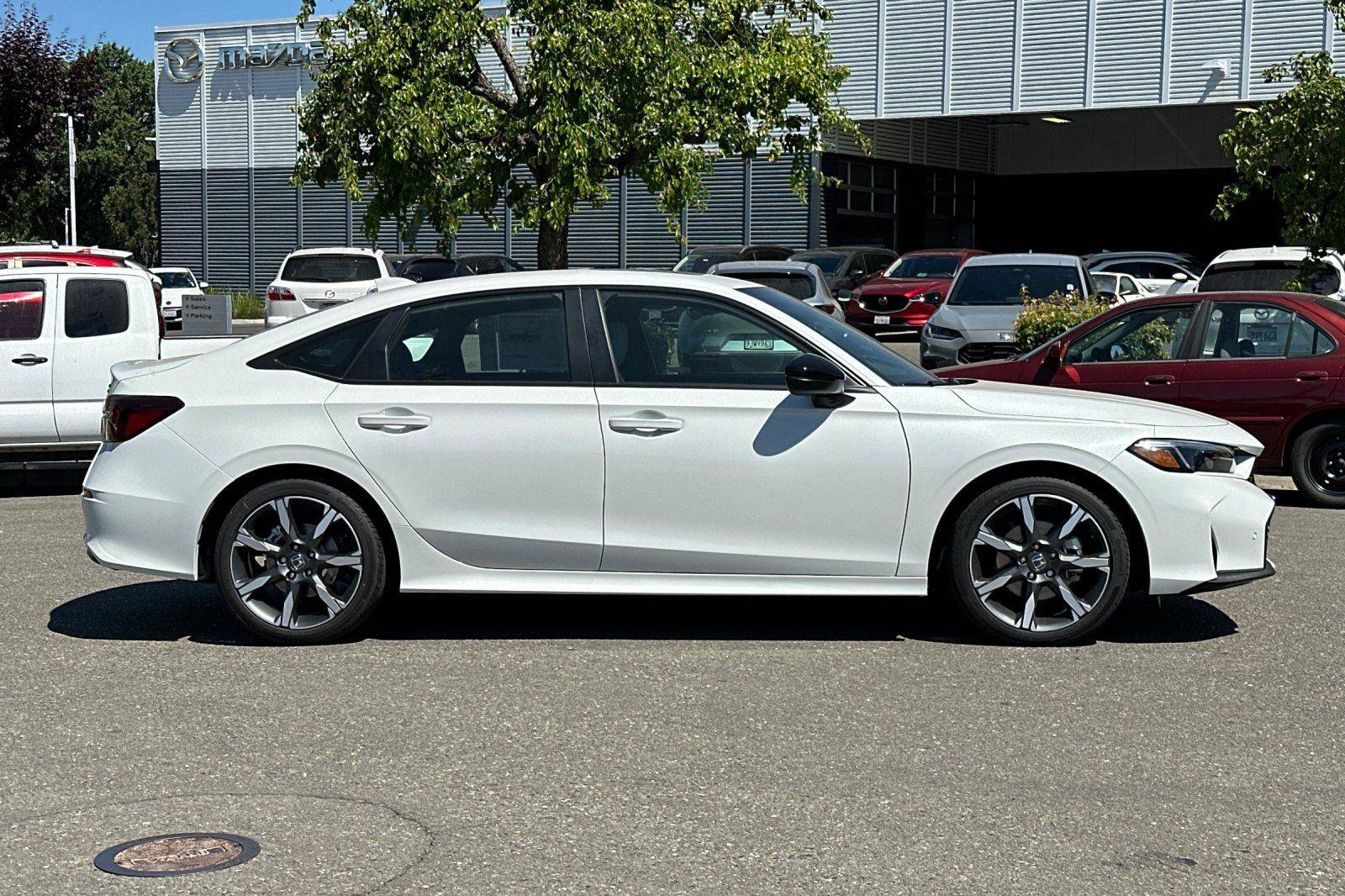 Used 2026 Honda Civic Sport Touring image 3