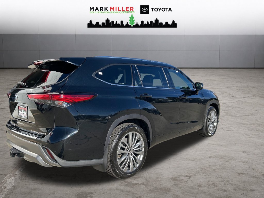 Certified 2022 Toyota Highlander Platinum AWD/4WD image 6
