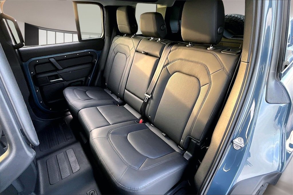 Used 2025 Land Rover Defender 110 S image 20