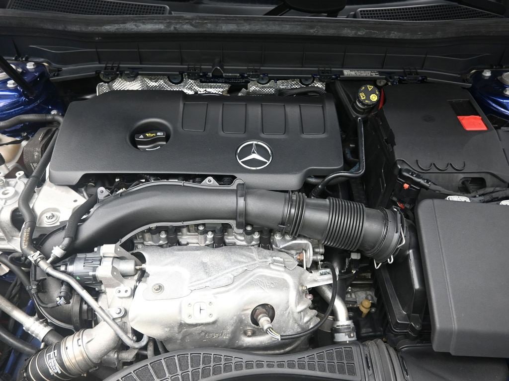 Used 2021 Mercedes-Benz GLB 250 w/ Premium Package image 33