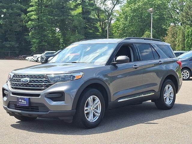 Certified 2022 Ford Explorer XLT image 3