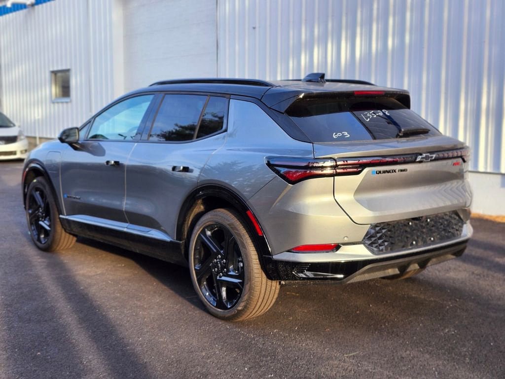 New 2026 Chevrolet Equinox EV RS AWD/4WD image 3
