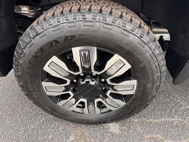 New 2026 GMC Sierra 2500 Denali w/ Denali Reserve Package AWD/4WD image 11