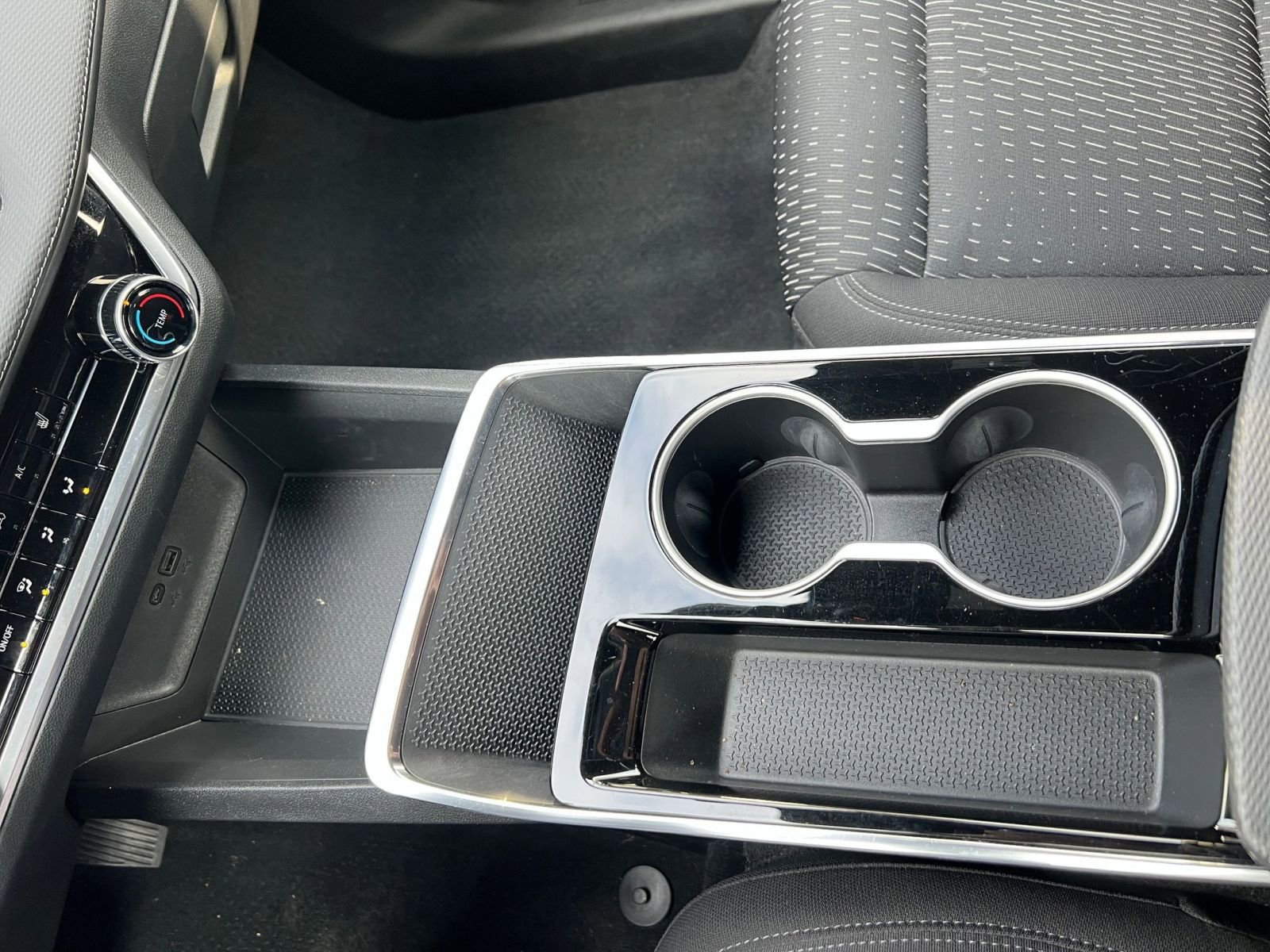 Used 2025 Chevrolet Equinox LT image 40