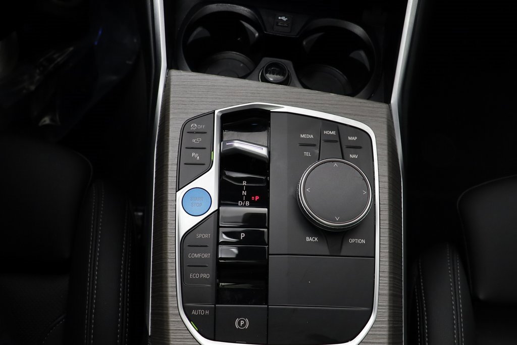 Used 2025 BMW i4 xDrive40i image 11