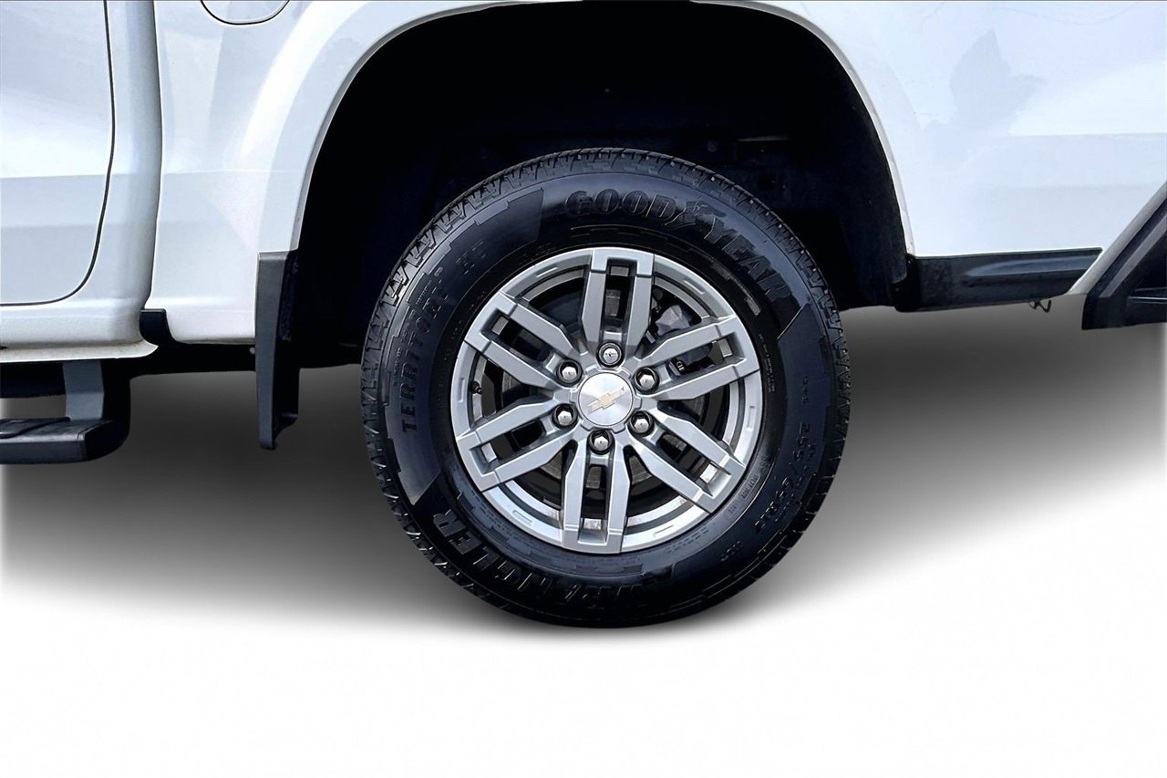 Used 2024 Chevrolet Colorado LT image 33
