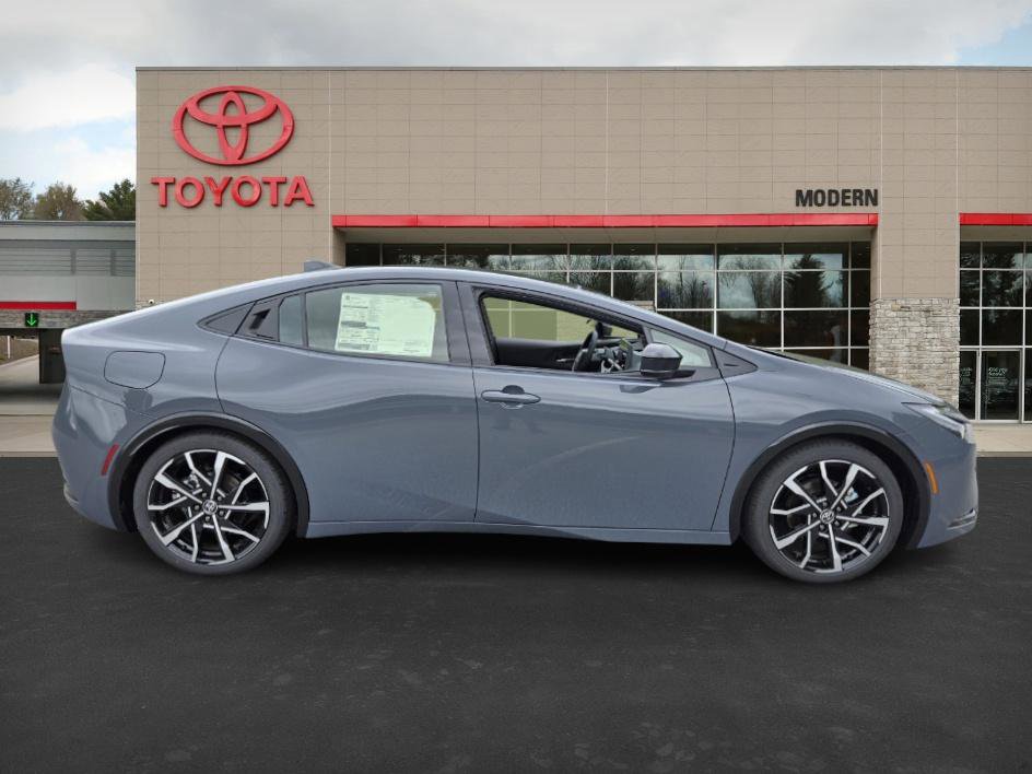 New 2025 Toyota Prius Plug-In Hybrid image 4