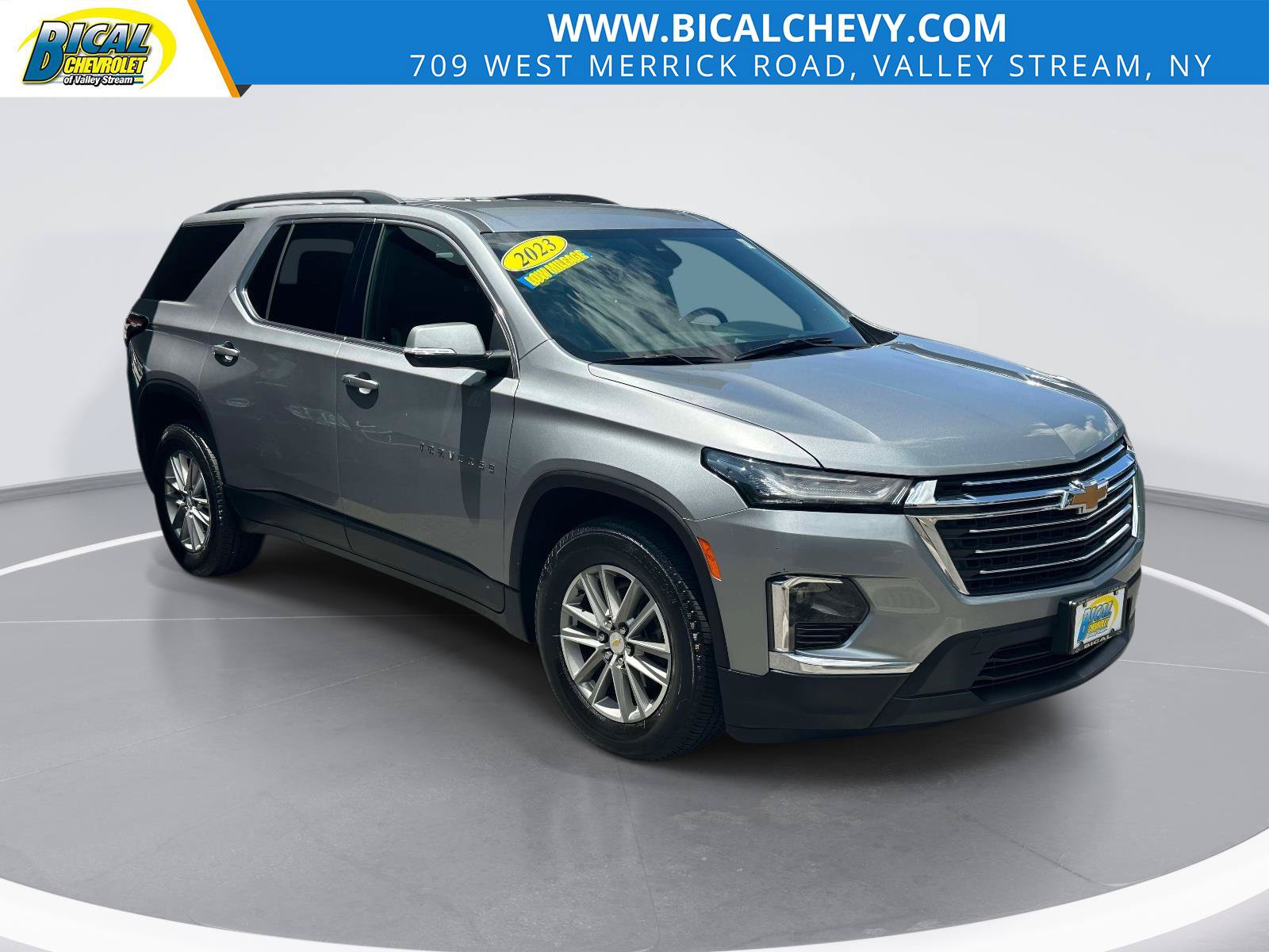 Used 2023 Chevrolet Traverse LT