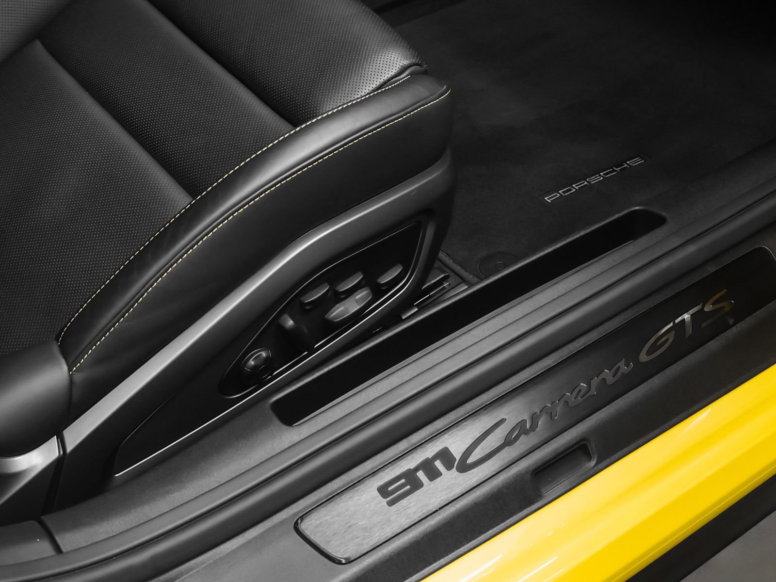 Certified 2024 Porsche 911 Carrera 4 GTS AWD/4WD image 26