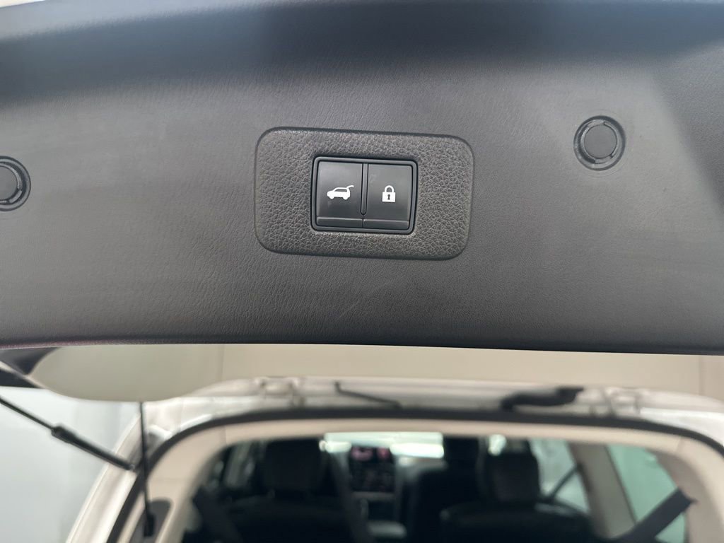 Used 2022 Nissan Armada SL w/ Captain's Chairs Package image 36