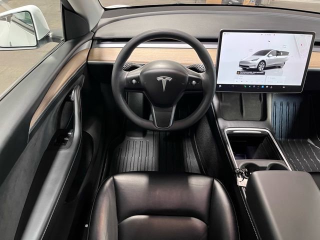 Used 2023 Tesla Model Y Long Range image 18