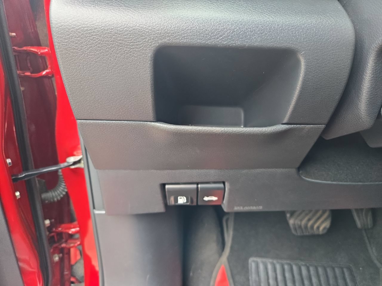 Certified 2024 Nissan Kicks SR FWD image 16